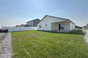 867 E Kinsley Ave, Hermiston, OR 97838 - Photo 15