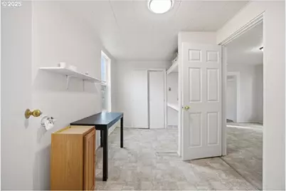 606 SW 2nd St, Pendleton, OR 97801 - Photo 11