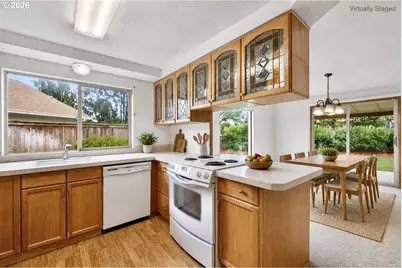 15404 NE Eugene St, Portland, OR 97230 - Photo 9