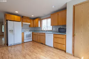 13111 NE 37th St, Vancouver, WA 98682 - Photo 15