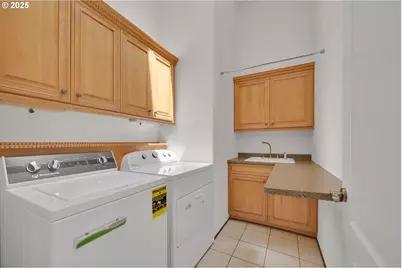 835 Willacade Ct, Springfield, OR 97477 - Photo 37