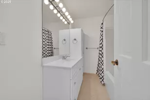 835 Willacade Ct, Springfield, OR 97477 - Photo 33