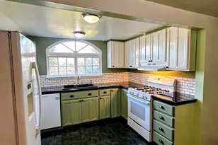 779 16th Ave, Seaside, OR 97138 - Photo 9