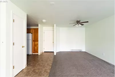 8720 SW Tualatin Rd #206, Tualatin, OR 97062 - Photo 3