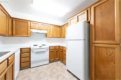 8720 SW Tualatin Rd #206, Tualatin, OR 97062 - Photo 9