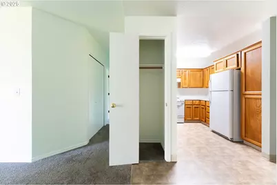 8720 SW Tualatin Rd #206, Tualatin, OR 97062 - Photo 11