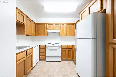 8720 SW Tualatin Rd #206, Tualatin, OR 97062 - Photo 7