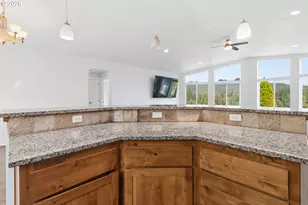 92296 Cascade Woods Dr, Springfield, OR 97478 - Photo 21