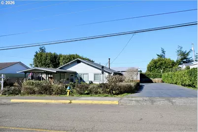 298 N Wasson St, Coos Bay, OR 97420 - Photo 3
