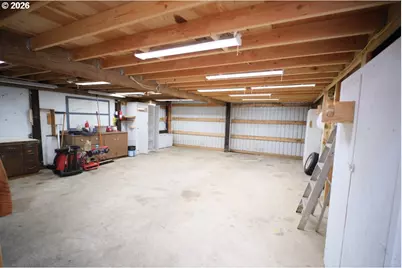 298 N Wasson St, Coos Bay, OR 97420 - Photo 41