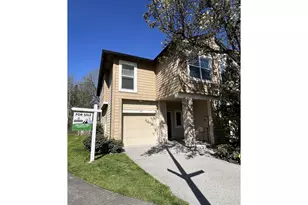 1107 NE Station Ct, Hillsboro, OR 97006 - Photo 3