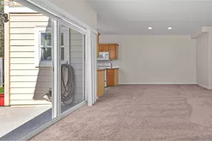 1107 NE Station Ct, Hillsboro, OR 97006 - Photo 7