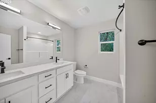 10955 NE Wygant St, Portland, OR 97220 - Photo 15