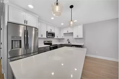 10955 NE Wygant St, Portland, OR 97220 - Photo 9