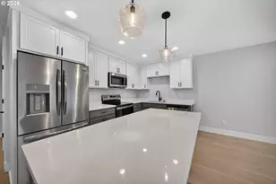 10955 NE Wygant St, Portland, OR 97220 - Photo 9