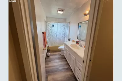 21123 SE Morrison St, Gresham, OR 97030 - Photo 9