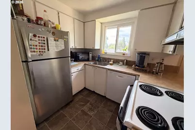 21123 SE Morrison St, Gresham, OR 97030 - Photo 19
