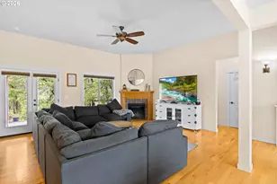 725 Slazenger Ct, Sutherlin, OR 97479 - Photo 5