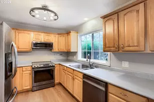 11820 SW Clifford St, Beaverton, OR 97008 - Photo 9