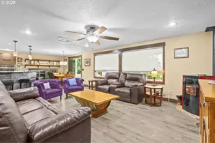 801 S Park St, Carlton, OR 97111 - Photo 15