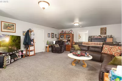 144 Paradise Ln, Roseburg, OR 97471 - Photo 21