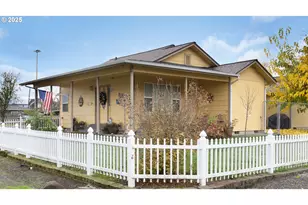 144 Paradise Ln, Roseburg, OR 97471 - Photo 5