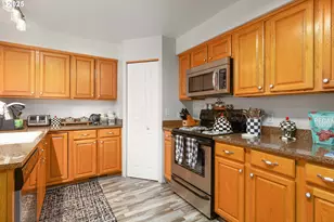 144 Paradise Ln, Roseburg, OR 97471 - Photo 15