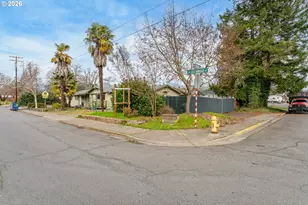 1117 SW Greenwood Ave, Grants Pass, OR 97526 - Photo 45