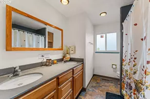 1117 SW Greenwood Ave, Grants Pass, OR 97526 - Photo 7