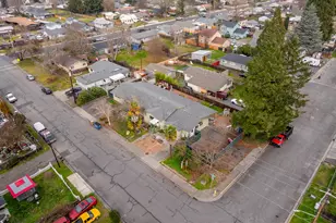 1117 SW Greenwood Ave, Grants Pass, OR 97526 - Photo 43