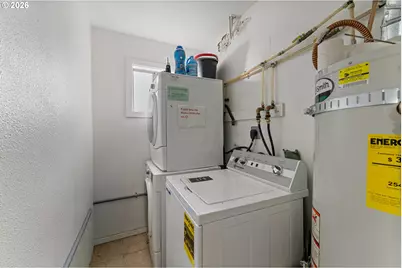 1117 SW Greenwood Ave, Grants Pass, OR 97526 - Photo 13