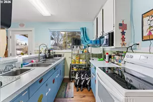 1117 SW Greenwood Ave, Grants Pass, OR 97526 - Photo 17