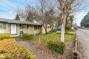 1117 SW Greenwood Ave, Grants Pass, OR 97526 - Photo 3