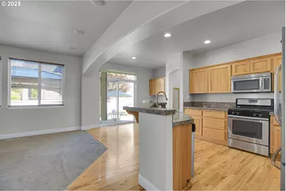812 N 27th Ave, Cornelius, OR 97113 - Photo 9