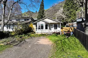 318 E Steuben St, Bingen, WA 98605 - Photo 3