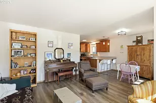 318 E Steuben St, Bingen, WA 98605 - Photo 5