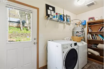 318 E Steuben St, Bingen, WA 98605 - Photo 19