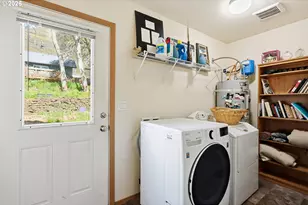 318 E Steuben St, Bingen, WA 98605 - Photo 19