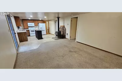 420 W D Ave, Drain, OR 97435 - Photo 13