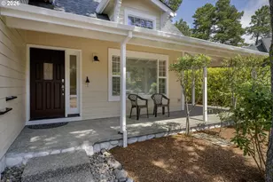 1009 Royal Saint George Dr, Florence, OR 97439 - Photo 5