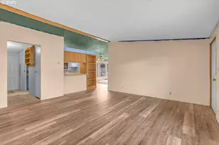 301 E Columbia Dr, Newberg, OR 97132 - Photo 13