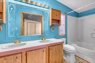 301 E Columbia Dr, Newberg, OR 97132 - Photo 29