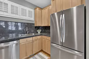 2527 NW Stimpson Ln, Portland, OR 97229 - Photo 21