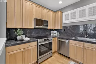 2527 NW Stimpson Ln, Portland, OR 97229 - Photo 17