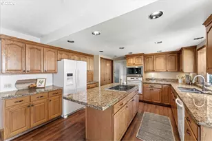 530 SW 167th Ave, Beaverton, OR 97006 - Photo 13