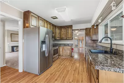 2714 Louisiana St, Longview, WA 98632 - Photo 5