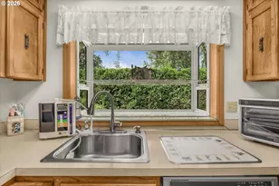 3123 SE 2nd St, Gresham, OR 97080 - Photo 9