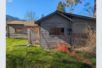 301 B Ave, Canyonville, OR 97417 - Photo 5