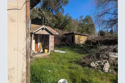 301 B Ave, Canyonville, OR 97417 - Photo 3