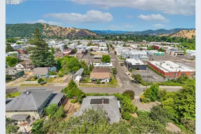 609 SE Chadwick St, Roseburg, OR 97470 - Photo 41